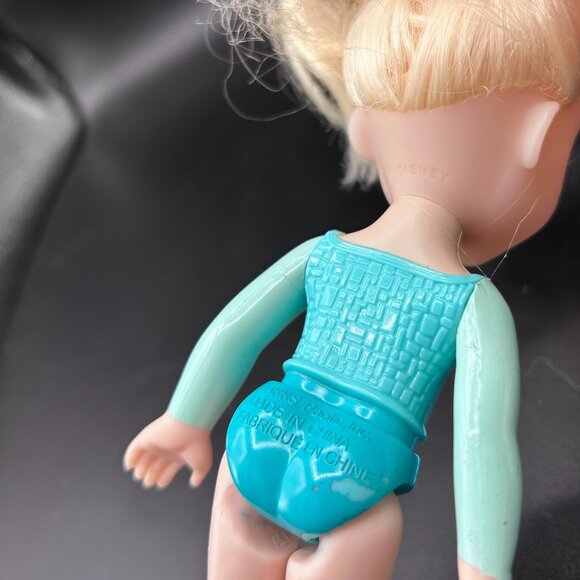 Jakks Pacific Disney Frozen Princess Elsa Petite 6" Mini Doll Toy - Picture 9 of 10